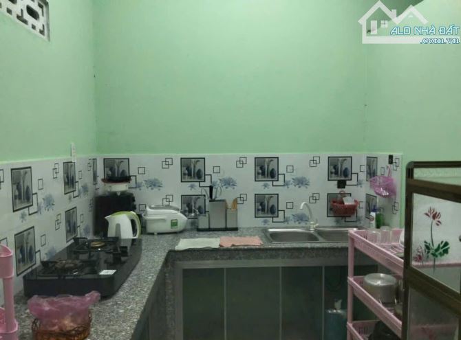 Cần tiền chưa bệnh cho con gái nên chú Bảy gừi bán căn nhà ở Bà Điểm-Hóc Môn. DT 119m2, Gi - 8