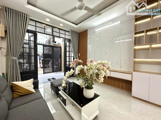 NGUYỄN VĂN ĐẬU GIÁP PHAN ĐĂNG LƯU - HXH 7 CHỖ - 2 TẦNG MỚI ĐẸP - VIEW CÔNG VIÊN - 63M2 - 8