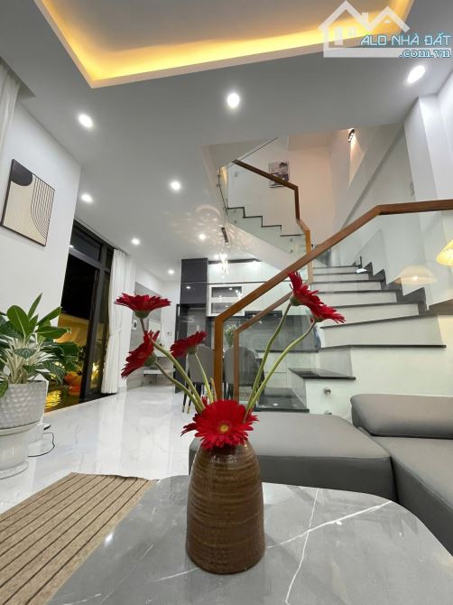 🌴 BÁN CĂN VILLA 3 TẦNG CÓ HỒ BƠI LỚN – KIẾN TRÚC HIỆN ĐẠI, CỰC VIP TẠI KIM LONG, TP HUẾ - 8