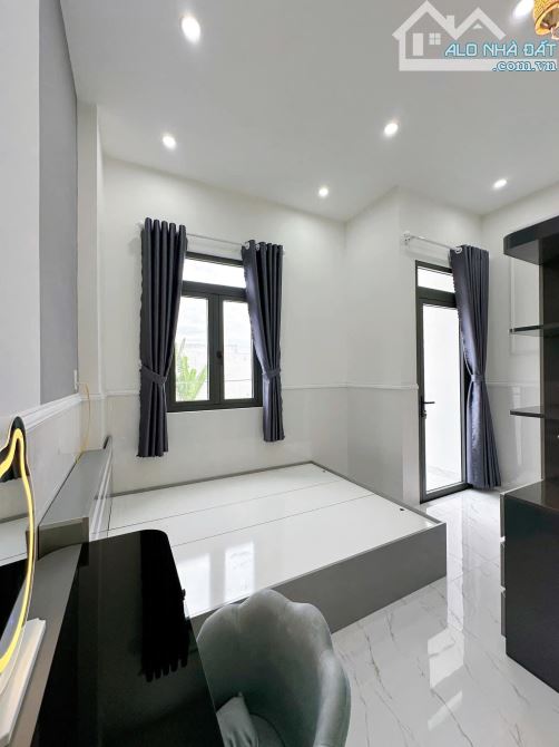 NHÀ TRỆT LẦU HIỆN ĐẠI NHÁNH Đ.NGUYỄN VĂN LINH GẦN CÂY XĂNG SỐ 9, CHỢ BÀ BỘ, LONG TUYỀN, CT - 8