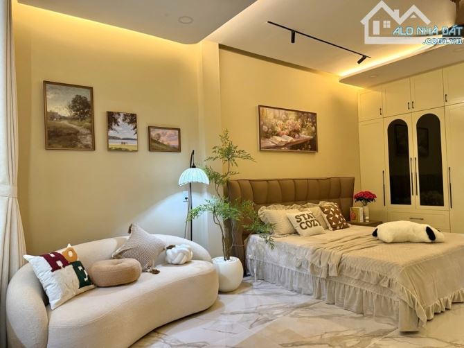 BÌNH TÂN-  KHU LÊ VĂN QUỚI - 108M2 -5 TẦNG - THANG MÁY -NỘI THẤT CAO CẤP -HẺM 12M - 8