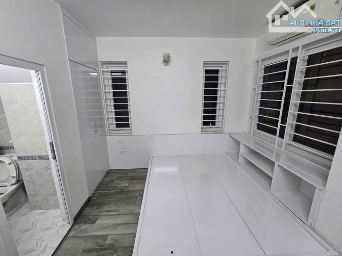 Mỹ Đình, Nhà đẹp ở ngay, Ô tô ba bước chân, DT 41m2 x 4 tầng, MT 3,8m, Giá nhỉnh 9 tỷ - 9