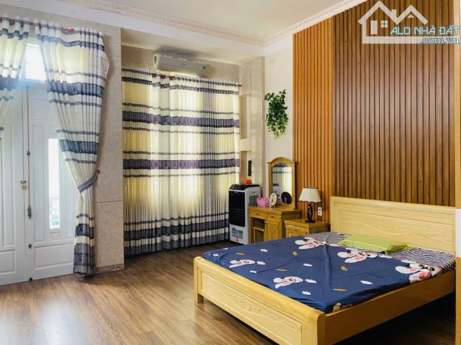 NHÀ MẶT TIỀN HOÀNG ĐẠO THUÝ – 109M² – 3 TẦNG 3 MÊ – FULL NỘI THẤT – GIÁ 7.8 TỶ - 9