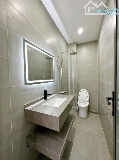 NHÀ TRỆT LẦU HIỆN ĐẠI NHÁNH Đ.NGUYỄN VĂN LINH GẦN CÂY XĂNG SỐ 9, CHỢ BÀ BỘ, LONG TUYỀN, CT - 9