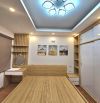 Bán nhà trung tâm ngọc thuy,ô tô đôc cổng,30m o tô tránh