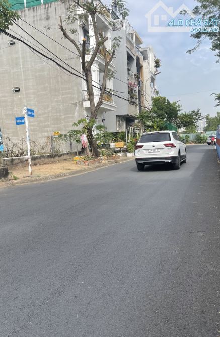 Đất đường Phạm Hữu Lầu Quận 7 lô đẹp 64 giá 9.5 tỷ, sổ riêng