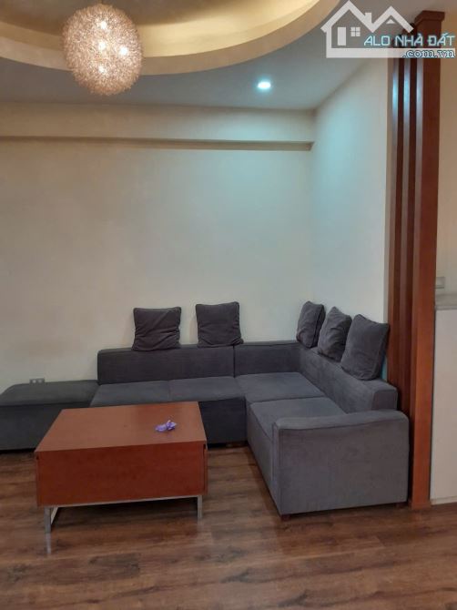 cho thuê chung cư 102 Thái Thịnh, 70m, 2 phòng ngủ, đủ đồ 12 triệu