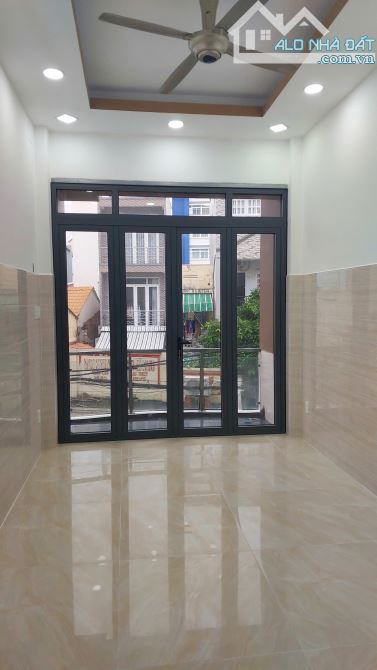 Nhà mới 1 Trệt 3 Lầu 3x10m 3 Phòng 3 wc Hẻm 469 Đoàn Văn Bơ Giá 18 Triệu