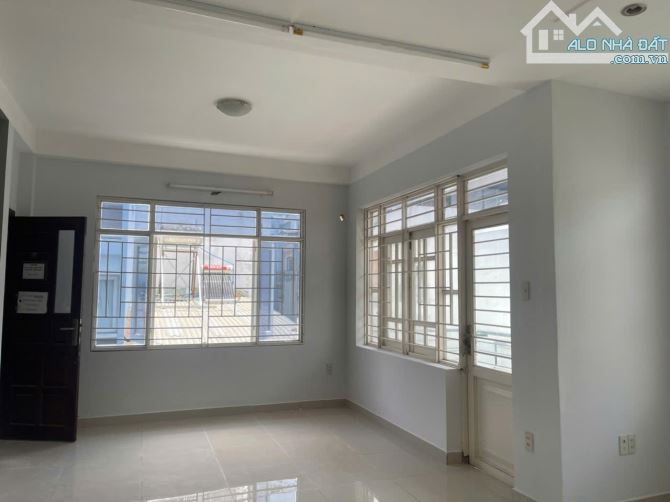 Nhà 1 Trệt 3 Lầu 7x10m 5 Phòng 2 Mặt Tiền đường số Vĩnh Hội Giá 37 Triệu