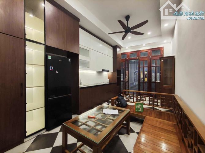 CHO THUÊ NHÀ NGUYÊN CĂN PHỐ NGỌC KHÁNH, BA ĐÌNH, 32M2, 4 TẦNG, NHÀ ĐẸP FULL ĐỒ, GẦN PHỐ
