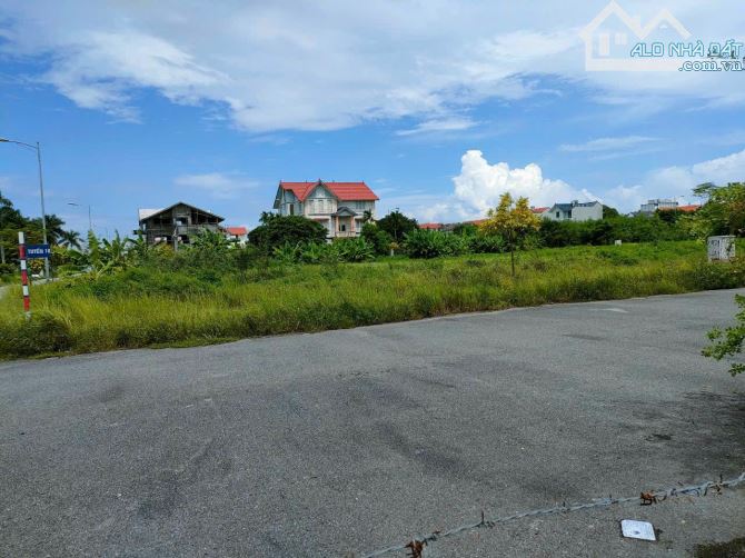 Bán lô đất DT 1750 M mặt đường Lê Hồng Phong Hải An