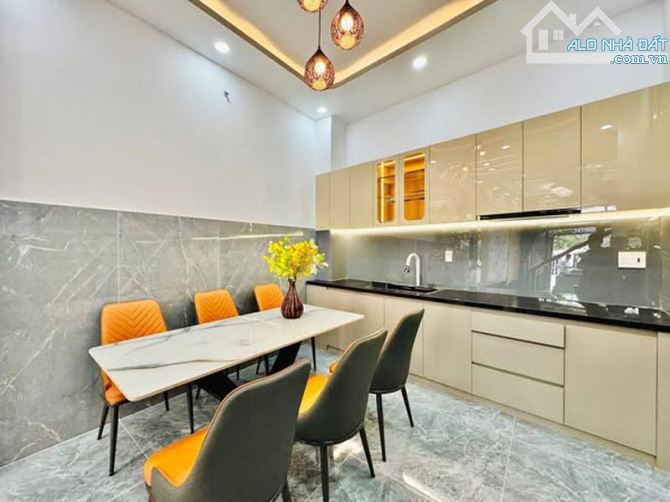 BÁN NHÀ TỐT QUẬN TÂN BÌNH – 4 TẦNG – HẺM Ô TÔ – DÒNG TIỀN 300 TRIỆU/NĂM - 1