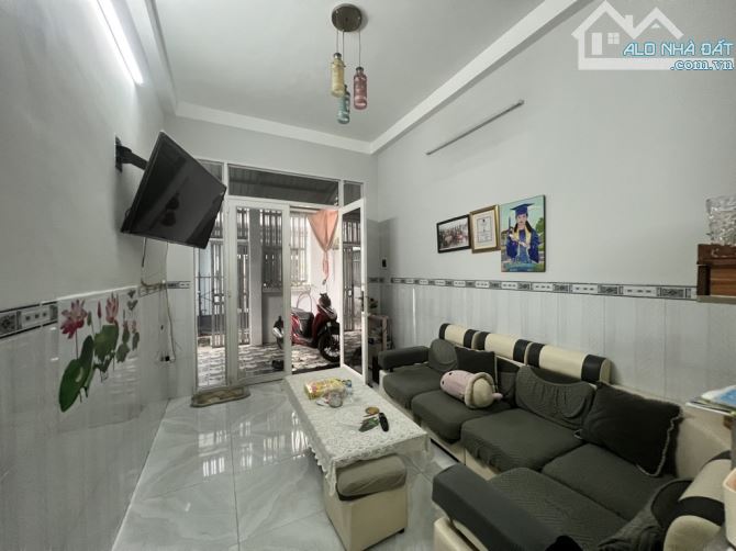 Siêu Hót 3 Tầng btct Trường Thọ, Gần chợ Thủ Đức, 4x13, Giá 4tỷ6 50m2