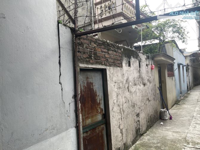 Bán đất phố Bùi Huy Bích, 73m2, mt 4m, hậu 4m, ngõ 3m ô tô cách nhà 5m - 4
