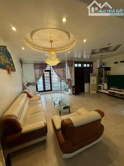 phân lô, ô tô tránh kd gần đại học thăng long, vũ tông phan, hà nội 136Mx5TxMT7m nhỉh 30tỉ