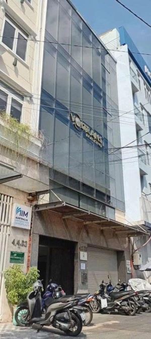 Tòa Nhà Nguyễn Gia Trí – Vị Trí Kim Cương Mặt tiền đẹp, sang, rộng 9x7.5m