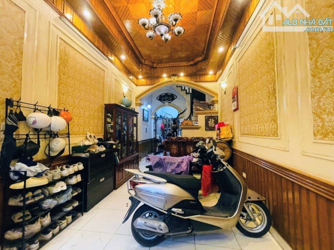Bán nhà đẹp Nguyễn Ngọc Nại! 42m2 x 5 tầng 14..tỷ - Phân lô quân đội, ngõ thông kinh doanh