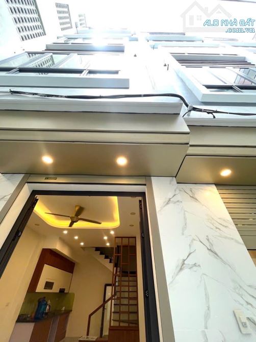 Bán Nhà Lạc Long Quân 72m, 5 tầng, MT 6.5m, Thiết kế hiện đại, đầu đủ nội thất sang xin!