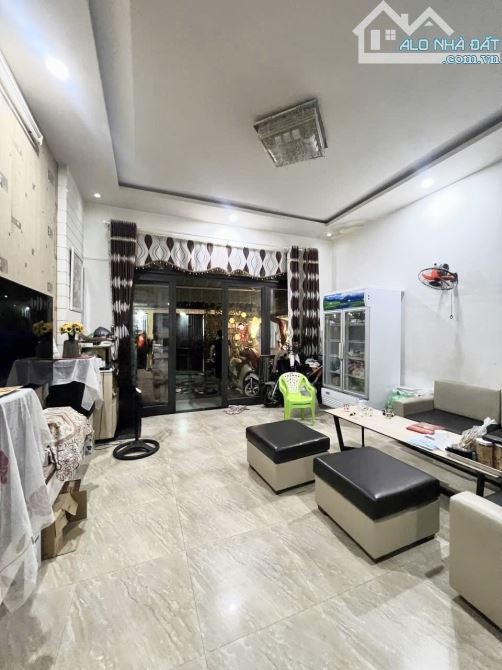 📣 🔥CỰC HIẾM – NHÀ 3 TẦNG HIỆN ĐẠI – CÓ GARA Ô TÔ – DT 100M² – SÁT NAM VIỆT Á – CHỈ 9.Xty
