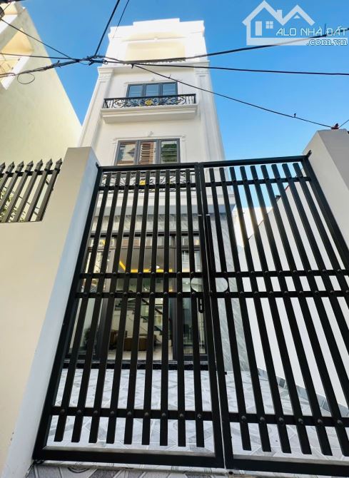 Nhà Phố Thiên Lôi Aeon Maill Độc Lập Sân Cổng