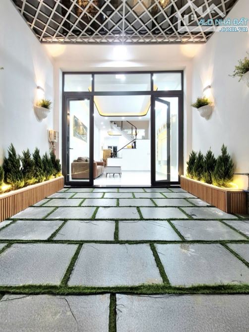 Bán Nhà 3 Tầng BTCT Nở Hậu Xe Hơi Ngủ Trong Nhà Hẻm Huỳnh Tấn Phát Thông Nhỉnh 7 Tỷ