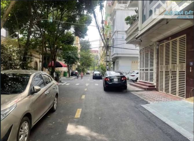 BÁN TÒA NHÀ TỔ HỢP DÒNG TIỀN KHỦNG PHƯỜNG QUAN HOA; 220M2 10 TẦNG GIÁ TỐT