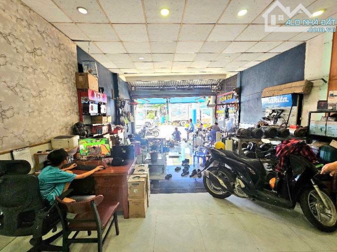 NHÀ 2 TẦNG MẶT TIỀN ĐƯỜNG NGAY NGÃ TƯ CẦU ÔNG BỐ, DĨ AN