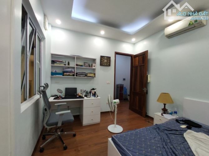 Bán gấp nhà phố HOÀNG SÂM, CẦU GIẤY, 65m, 5 tầng, Mt 4.5m, oto, K.Doanh, Nhỉnh 16 tỷ.