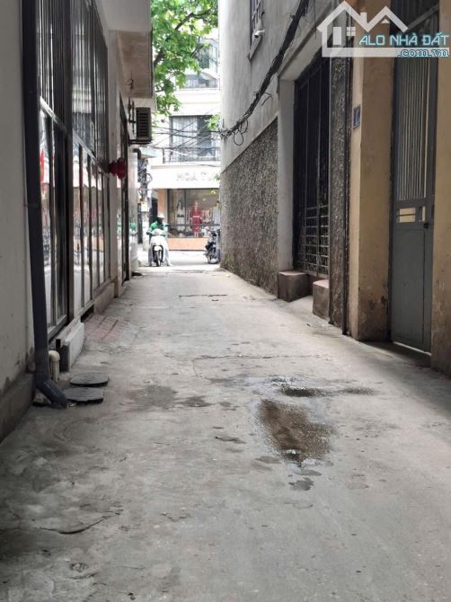 DOÃN KẾ THIỆN CẦU GIẤY NHÀ ĐẸP DÂN XÂY DT40M x 5TẦNG, GẦN PHỐ Ô TÔ TRÁNH.