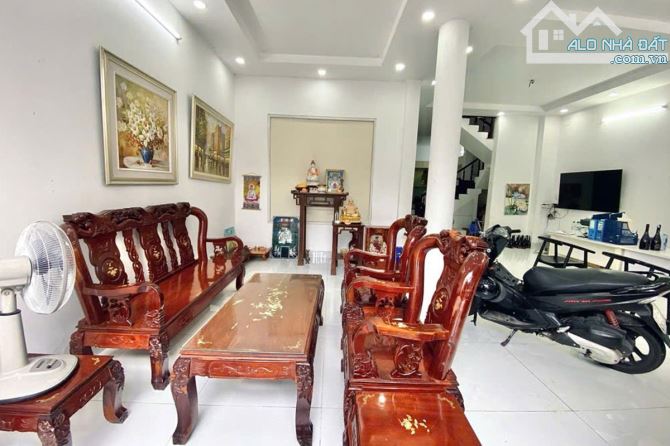 Bán nhà hẻm xe hơi, Đông Hưng Thuận 5, Quận 12, 125 m² (7.8m x 16m) - Giá 9.5 tỷ TL