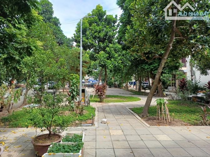 *CẦN CHUYỂN NHƯỢNG LÔ ĐẤT NHÌN VƯỜN HOA BÒ SƠN ĐẸP KHÔNG LỖI!* THÔNG TIN  - *Diện tích*: 8