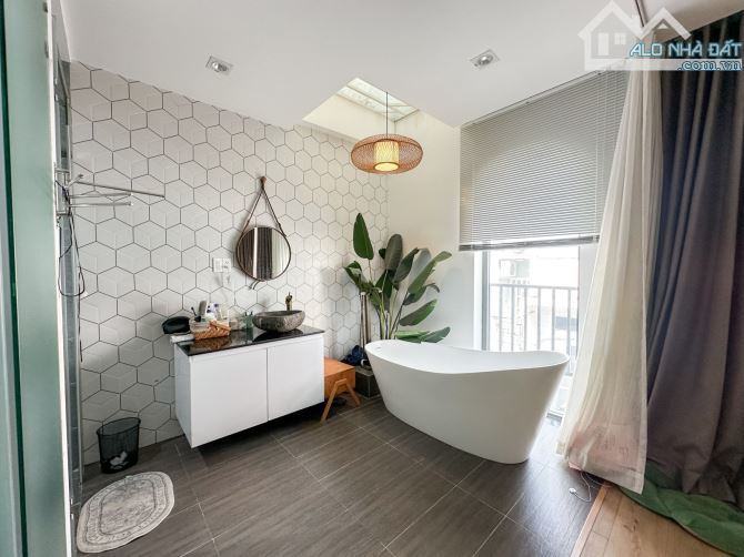 ĐINH TIÊN HOÀNG - GIÁP Q1 -  HXT 1 TRỤC - 62M2 - 5 TẦNG - CHỈ 9.3 TỶ TL.