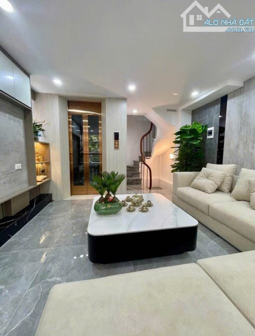 NHÀ ĐẸP  THANG MÁY - TRẦN PHÚ  HÀ ĐÔNG , giá 9,2 tỷ, 42m  ô tô đỗ cửa, kinh doanh mạnh