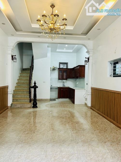 🏡🏡 căn nhà lô góc 2,5 tầng tại địa chỉ 1/2/77 Lê Hồng Sơn. Phí  🏠Nhà dân xây, nhiều lộc