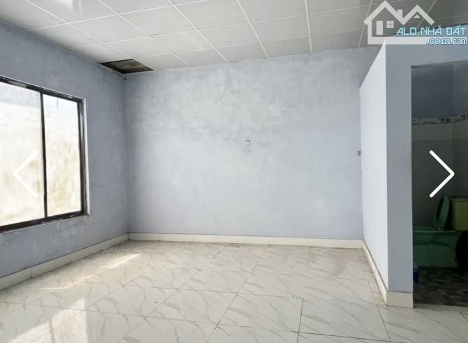 Nhà 2 tầng mặt tiền Hoàng Thị Loan . DT:130m , ngang 10m . Dòng tiền 15tr/tháng