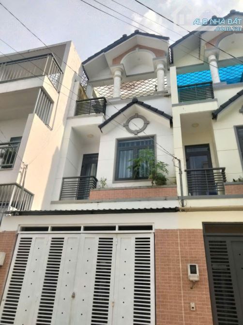 Nhà hẻm oto gần Đặng Văn Bi. 1 trệt 2 lầu, 4pn 4wc, DT rộng