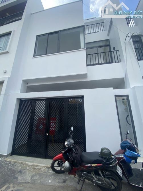 NHÀ 3 TẦNG LINH TÂY 50M GIÁ 7.2 TỶ HẺM XE HƠI THÔNG