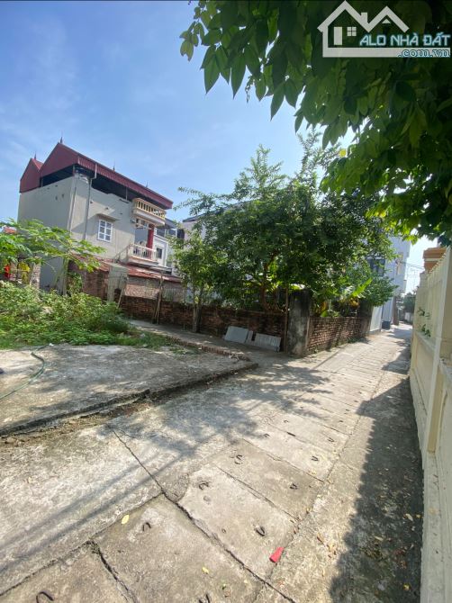 🎀 40m Cổ Dương Đông Anh, 2 thoáng, 🚘 7 chỗ đỗ cửa, sau trường QT, chỉ 3.6x tỷ.