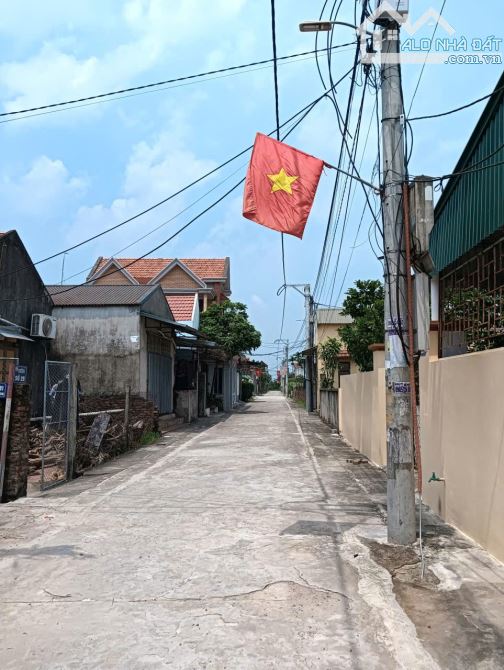 Hồng Vân -thường tín 🛻 ô tô ngủ trong đất 💲 chỉ 2,19 tỷ