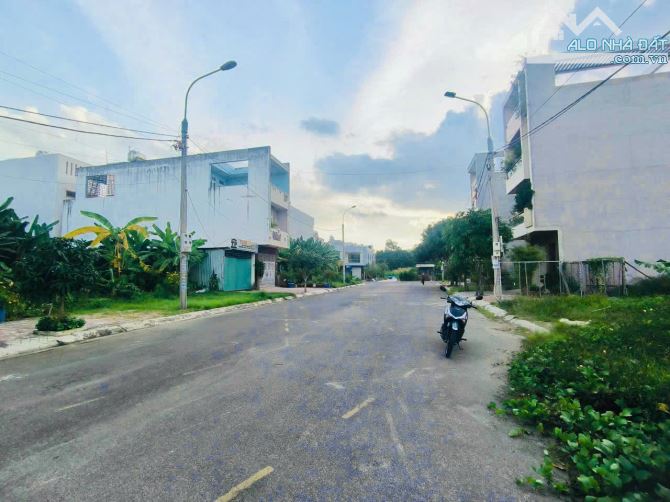 BÁN ĐẤT MẶT TIỀN ĐƯỜNG NGUYỄN PHÚC TẦN, PHƯỜNG 10, VŨNG TÀU,VỊ TRÍ ĐẮC ĐỊA, GIÁ TỐT 8,6T !