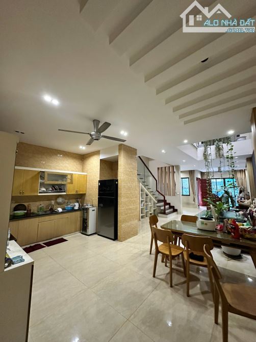 CẦN BÁN NHÀ 4 TẦNG 186M MỚI ĐẸP CAO LÂM TỪ SƠN GIÁ 21 TỶ CÓ THƯƠNG LƯỢNG