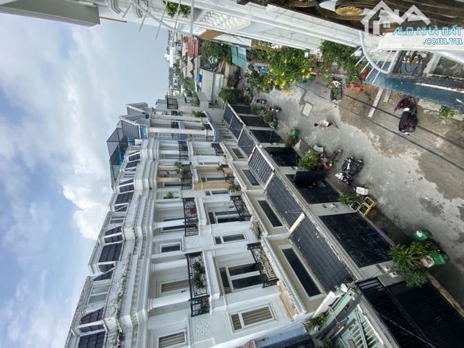 Nhà Phân Lô Cao Cấp – Thạnh Xuân 33, Quận 12  Giá: 5,95 tỷ (thương lượng)