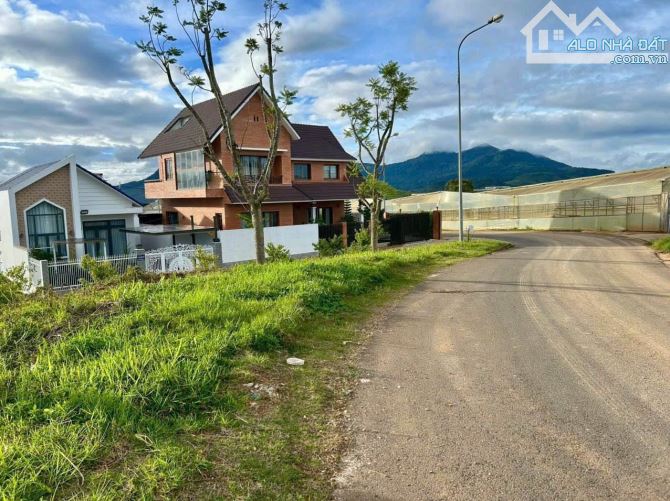 Bán lô đất KQH Nguyễn Hoàng- TP Đà Lạt
