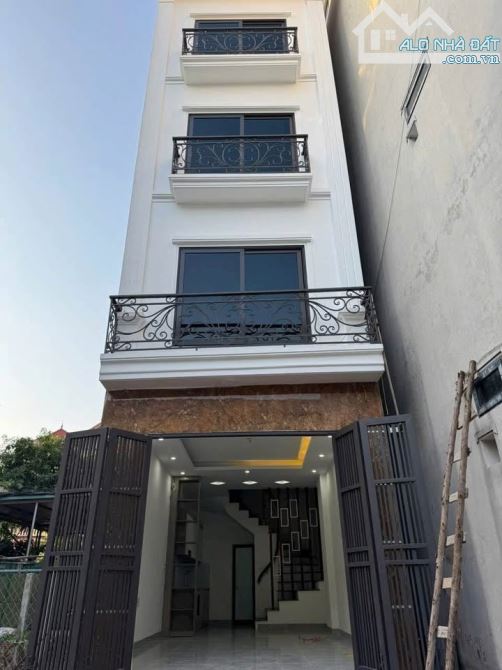 Chỉ 3,85 tỷ - Nhà Ngay sát Đại Lộ Thăng Long. Xây độc lập. Ngõ nông ô tô lùi.20p TT Hà Nội