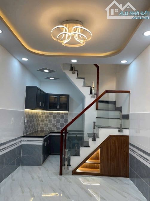 NHÀ ĐẸP 3 TẦNG. GIÁ YÊU THƯƠNG, CHỈ HƠN 1TỶ SỞ HỮU CĂN NHÀ ĐẸP