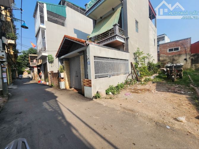 Đông Mỹ bán ĐẤT tặng NHÀ 100m2 mt 6m  ngõ Ô tô dừng đỗ HƠN 7 tỷ