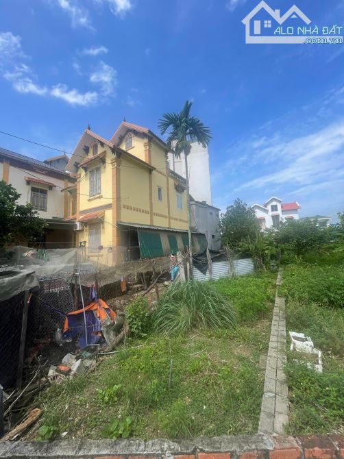Bán đất dân gần khu CNC Hoà Lạc. Sổ đỏ pháp lý rõ ràng