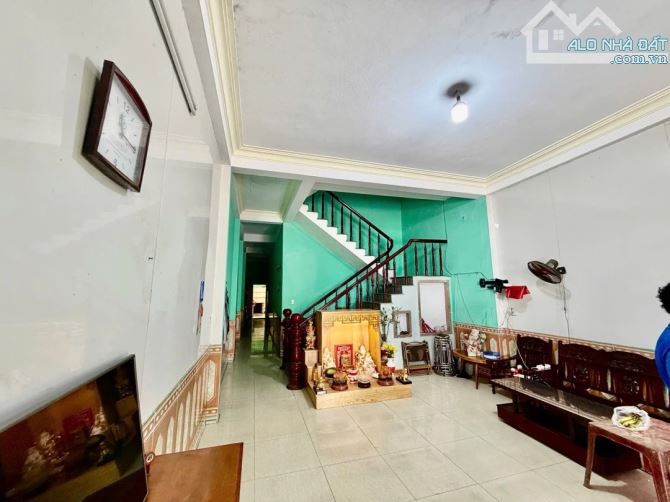 Gấp- bán nhà 3t- 118m2-Khuê Trung - sát công viên -8.x tỷ