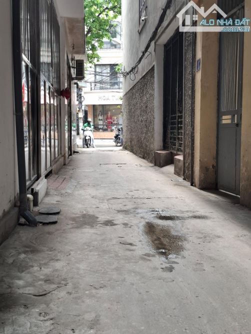 - NHỈNH 10 TỶ CẦU GIẤY VÀI BƯỚC RA PHỐ - DÂN XÂY DÒNG TIỀN 25TR/THÁNG - DT 40M - 5 TẦNG -