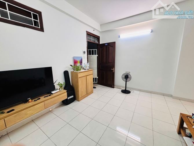Chung cư CT1 Vĩnh Điềm Trung DT 63.5mv có 2PN, nội thất đẹp, sổ hồng lâu dài, đủ tiện ích